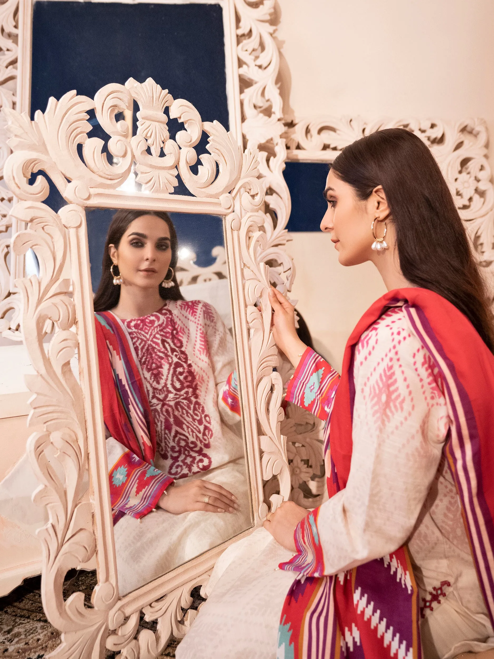 2 Piece Khaddar Suit-Embroidered (Unstitched)