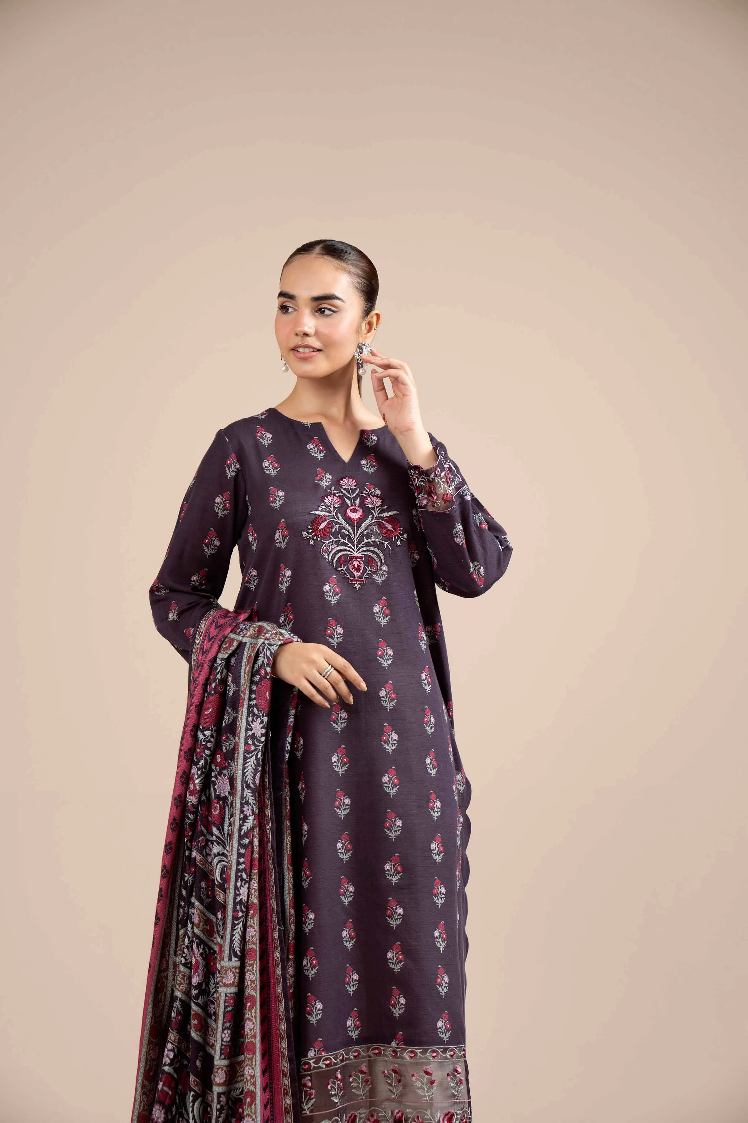 2 Piece - Printed Embroidered Suit - 42404083