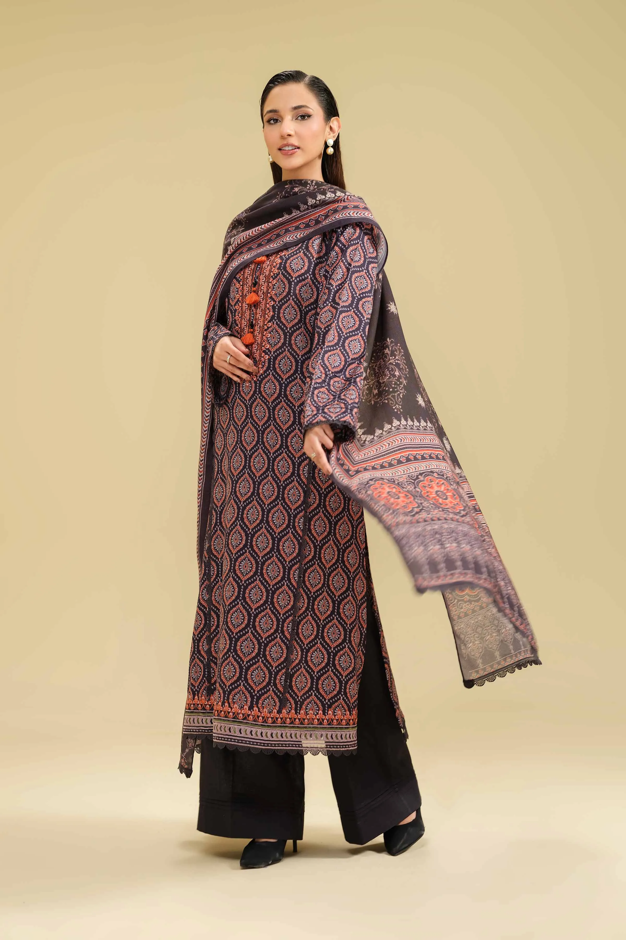 2 Piece - Printed Embroidered Suit - 42404090