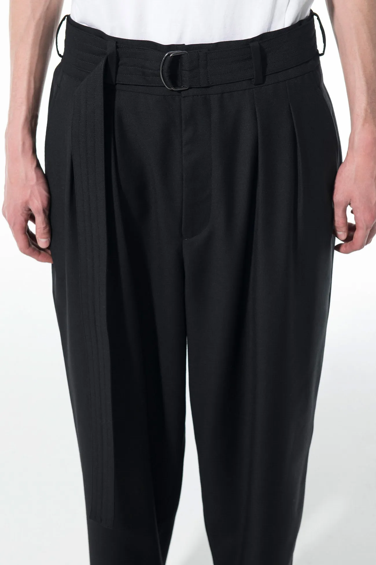 T/W GABARDINE 2-TUCK TAPERED BELT PANTS